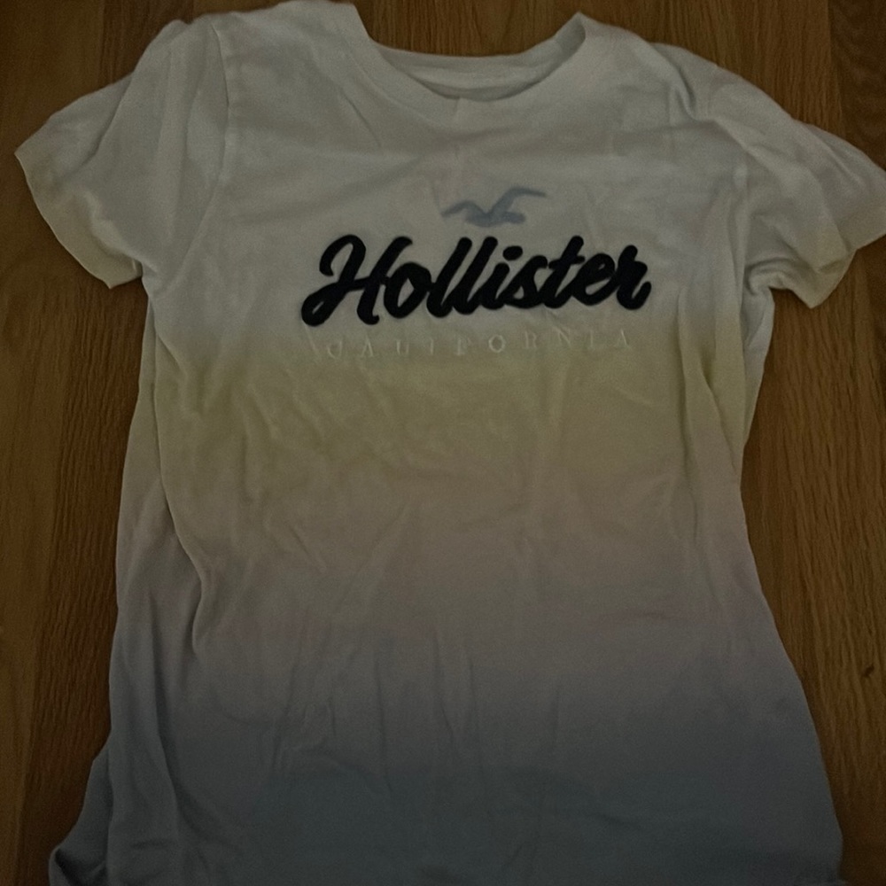 Holister tee